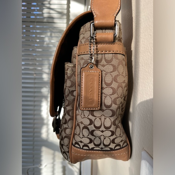 Vintage Coach Logo Signature Messenger Bag - Picture 4 of 13